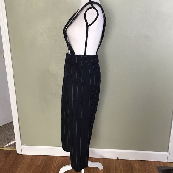 MO & Co NWT Pin Strip Capri w Shoulder Straps XS - Picture 4 of 8